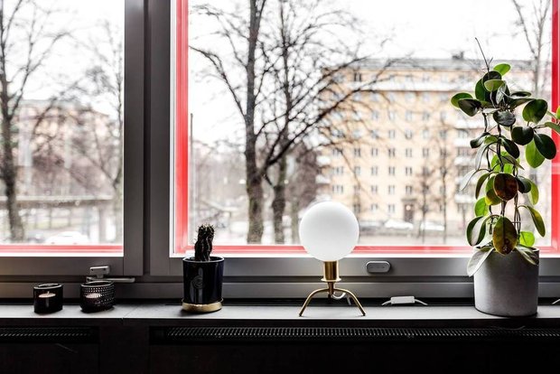 Фотография:  в стиле , Скандинавский, Декор интерьера, Малогабаритная квартира, Квартира, Швеция, Серый, идеи для малогабариток, как оформить малогабаритку, дизайн малогабаритки, 1 комната, до 40 метров, энциклопедия_интерьер – фото на INMYROOM