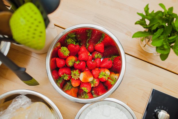 Фотография:  в стиле , Десерт, Сырым, Французская кухня, Кулинарные рецепты, 15 минут, Просто, Клубника – фото на INMYROOM