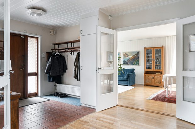 Фотография: Прихожая в стиле Скандинавский, Современный, Декор интерьера, Дом, Белый, Минимализм, Вилла, Серый, Голубой, Коричневый, 4 и больше, Более 90 метров – фото на INMYROOM