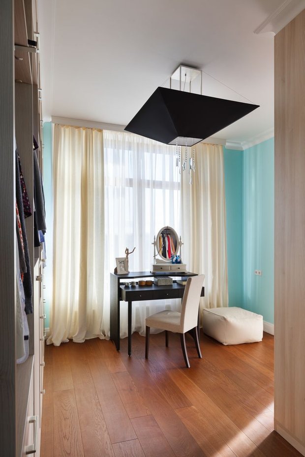 Фотография:  в стиле Современный, Квартира, Artemide, BoConcept, Calligaris, Цвет в интерьере, Дома и квартиры, Санкт-Петербург – фото на INMYROOM