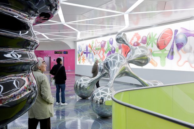 Фотография:  в стиле Современный, Декор интерьера, Alessi, BoConcept, Gorenje, Sancal, Umbra, Vondom, Мебель и свет, Цвет в интерьере, Индустрия, Люди, Белый, Архитектурные объекты, Розовый, Карим Рашид, Промдизайн, Подсвечник – фото на INMYROOM