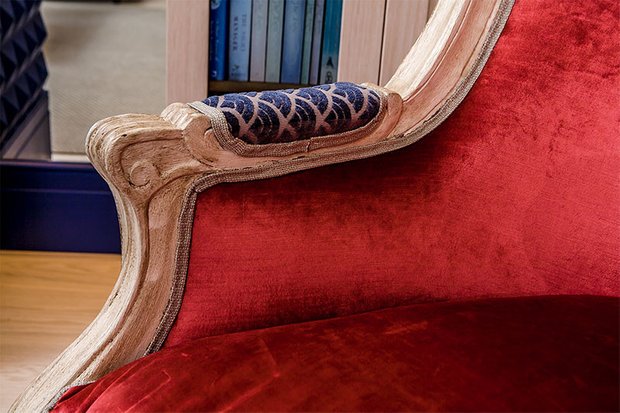 Фотография: Мебель и свет в стиле Классический, Современный, Эклектика, Гостиная, Декор интерьера, Интерьер комнат, Тема месяца – фото на INMYROOM