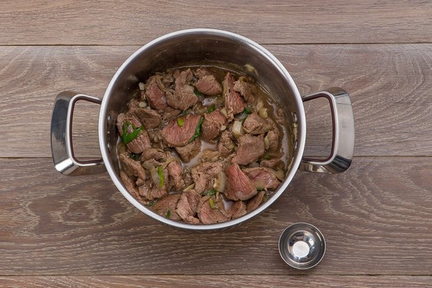 Фотография:  в стиле , Обед, Основное блюдо, Тушение, Мясо, Кулинарные рецепты, 45 минут, Европейская кухня – фото на INMYROOM