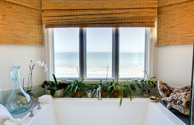 Фотография: Ванная в стиле Прованс и Кантри, Современный, Дома и квартиры, Интерьеры звезд – фото на INMYROOM