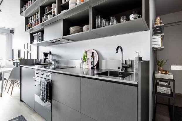 Фотография: Кухня и столовая в стиле Скандинавский, Декор интерьера, Малогабаритная квартира, Квартира, Швеция, Серый, идеи для малогабариток, как оформить малогабаритку, дизайн малогабаритки, 1 комната, до 40 метров, энциклопедия_интерьер – фото на INMYROOM