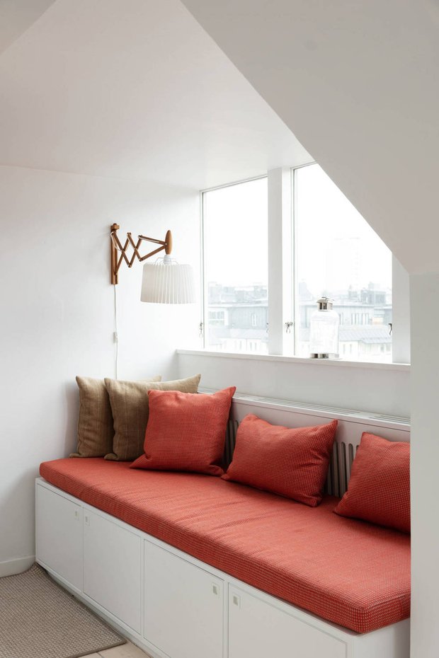 Фотография: Гостиная в стиле Скандинавский, Современный, Декор интерьера, Квартира, Белый, Бежевый, 3 комнаты, Более 90 метров – фото на INMYROOM