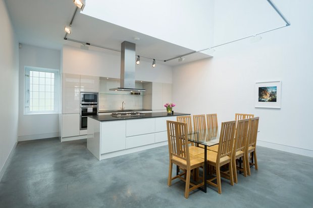 Фотография: Кухня и столовая в стиле Минимализм, Декор интерьера – фото на INMYROOM