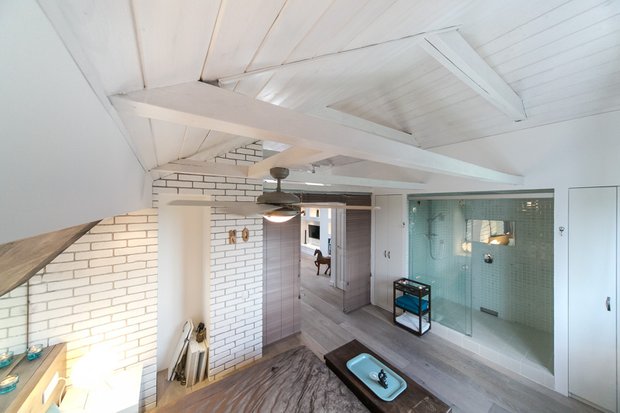 Фотография:  в стиле Прованс и Кантри, Лофт, Скандинавский, Современный, Интерьер комнат, Дача, Дачный ответ, Мансарда – фото на INMYROOM