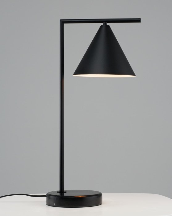 Настольная лампа Omaha черного цвета - лучшие Настольные лампы в INMYROOM