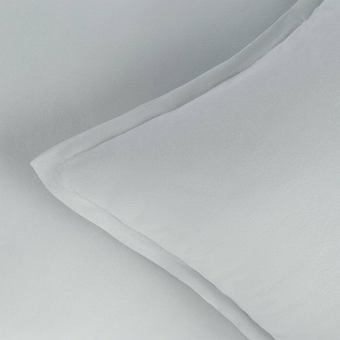 Трикотажное одеяло Роланд 155х215 светло-серого цвета - лучшие Одеяла в INMYROOM