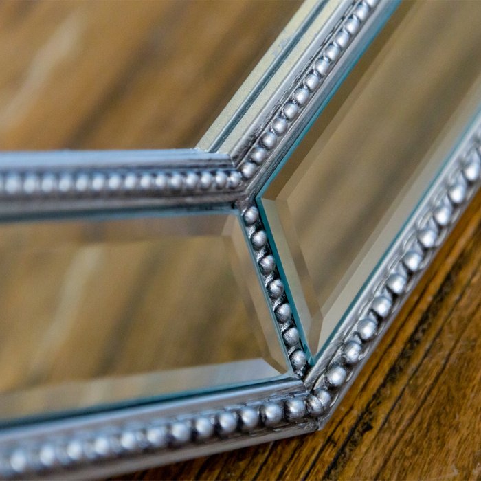 Зеркало настенное Элиан в раме серебряного цвета с эффектом патины - лучшие Настенные зеркала в INMYROOM