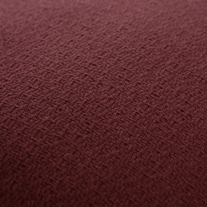 Подушка декоративная Essential из хлопка фактурного плетения бордового цвета  - лучшие Декоративные подушки в INMYROOM