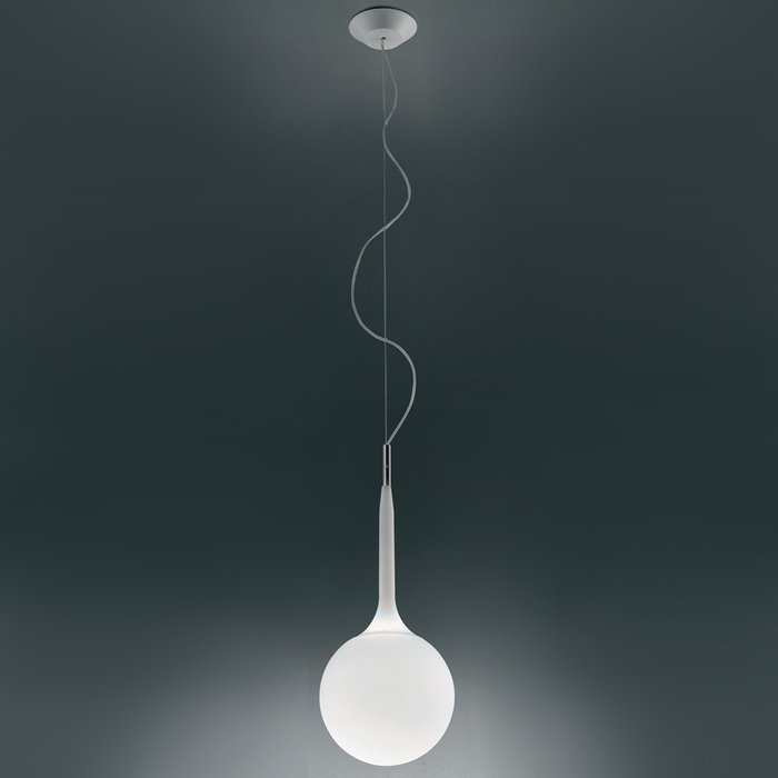 Подвесной светильник Artemide Castore с плафоном из белого стекла 