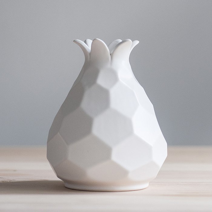 Керамическая ваза Astra белого цвета