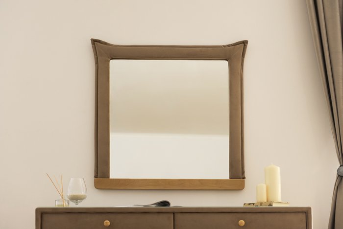 Настенное зеркало Олимпия 89х89 с пуговицами бежевого цвета - купить Настенные зеркала по цене 32200.0