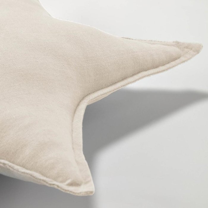 Подушка Noor 30х44 бежевого цвета  - купить Декоративные подушки по цене 2290.0