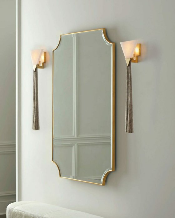 Настенное зеркало Аверон в раме золотого цвета - лучшие Настенные зеркала в INMYROOM
