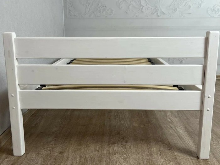 Кровать Классика сосновая с ортопедическим основанием 80х190 белого цвета - лучшие Одноярусные кроватки в INMYROOM