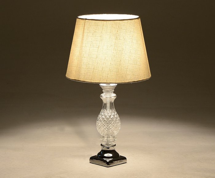 Лампа настольная с бежевым абажуром - купить Настольные лампы по цене 5200.0