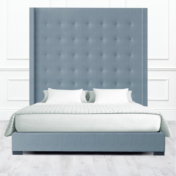 Кровать Irvine из массива с обивкой серого цвета