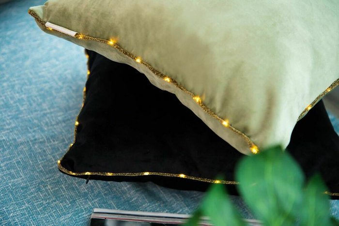 Чехол для подушки Flash 45х45 светло-зеленого цвета декорированный светодиодами  - лучшие Чехлы для подушек в INMYROOM