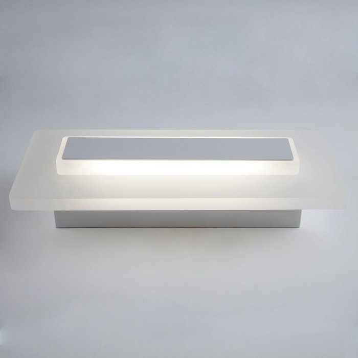 Настенный светодиодный светильник 40132/1 LED белый Square - купить Бра и настенные светильники по цене 4990.0