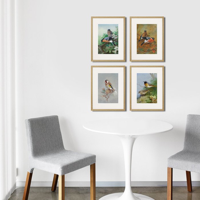 Набор из четырех картин Bullfinches в деревянной раме 