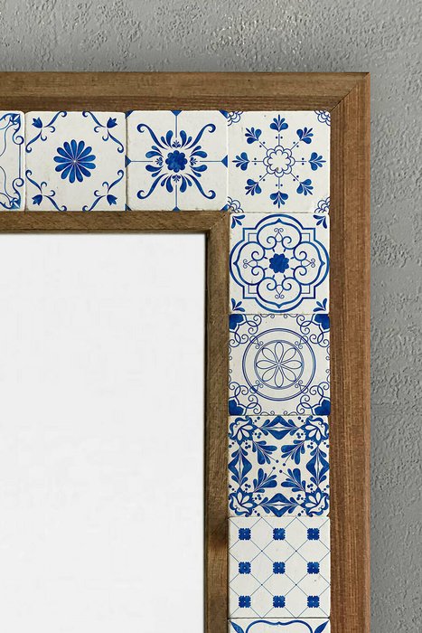 Настенное зеркало с каменной мозаикой 43x63 в раме бело-синего цвета - купить Настенные зеркала по цене 22495.0