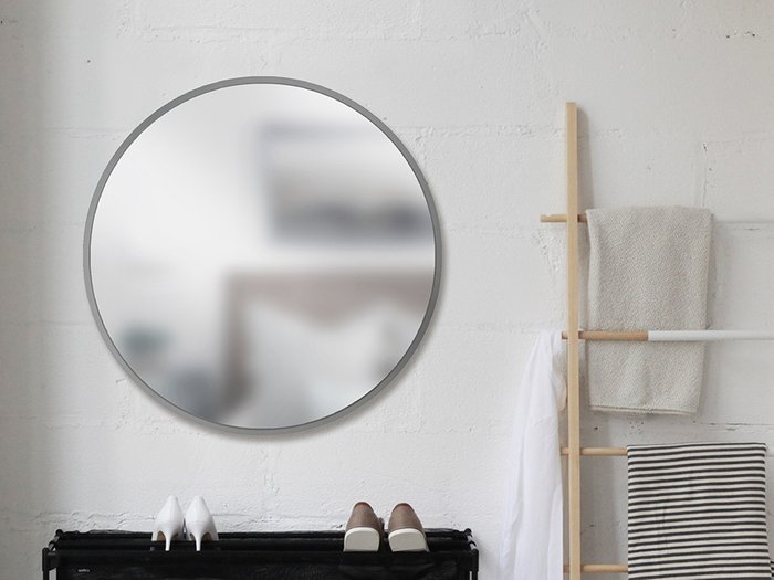 Зеркало настенное Hub в минималистичной раме серого цвета - купить Настенные зеркала по цене 12800.0