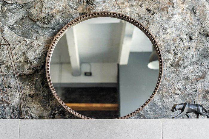 Зеркало настенное Luciano в раме серебряного цвета - лучшие Настенные зеркала в INMYROOM