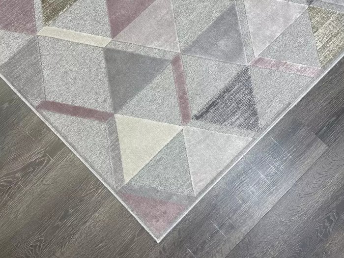 Ковер Origami 200х300 серо-розового цвета - лучшие Ковры в INMYROOM