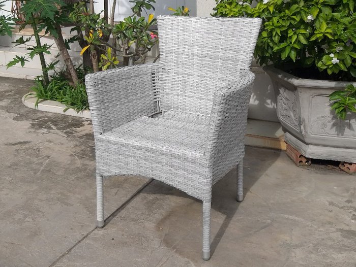 Кресло из искусственного ротанга Diana White серо-белого цвета - лучшие Садовые кресла в INMYROOM