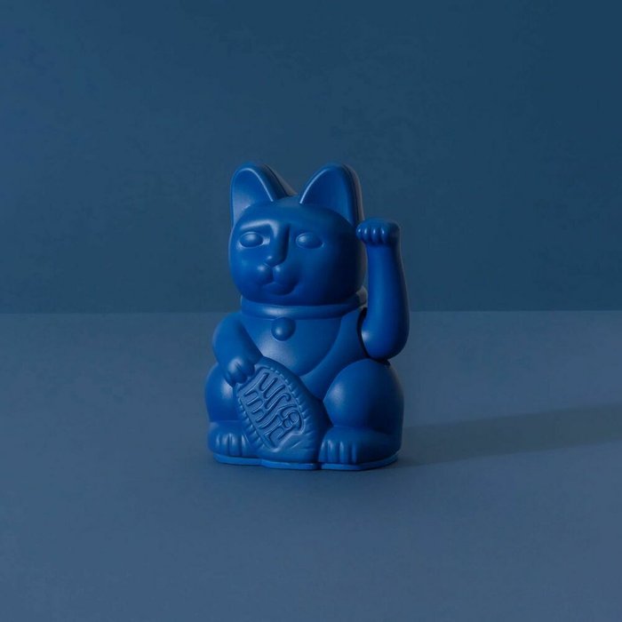 Декоративная фигурка-статуэтка Lucky Cat Mini темно-синего цвета - купить Фигуры и статуэтки по цене 2475.0
