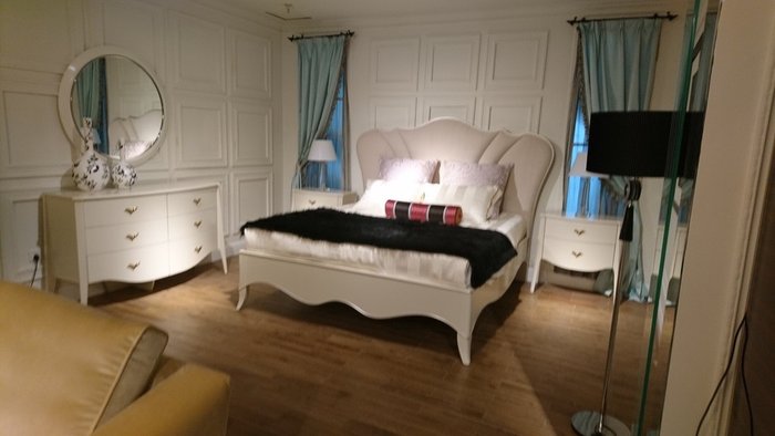 Комод Rimini с отделкой матовый бежевый лак - купить Комоды по цене 109400.0 Комод Rimini с отделкой матовый бежевый лак - купить Комоды по цене 109400.0