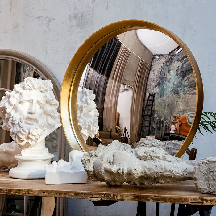 Настенное зеркало Хогард Голд L в раме золотого цвета - лучшие Настенные зеркала в INMYROOM