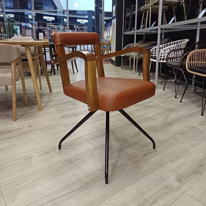 Стул Karelia коричневого цвета - лучшие Обеденные стулья в INMYROOM