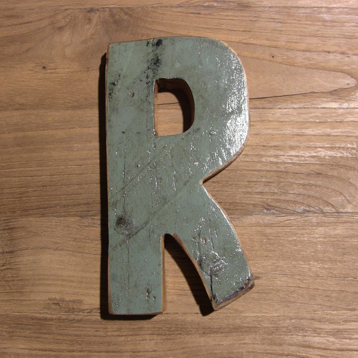 Декоративная буква (R)