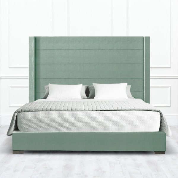 Кровать Letto из массива с обивкой зеленого цвета