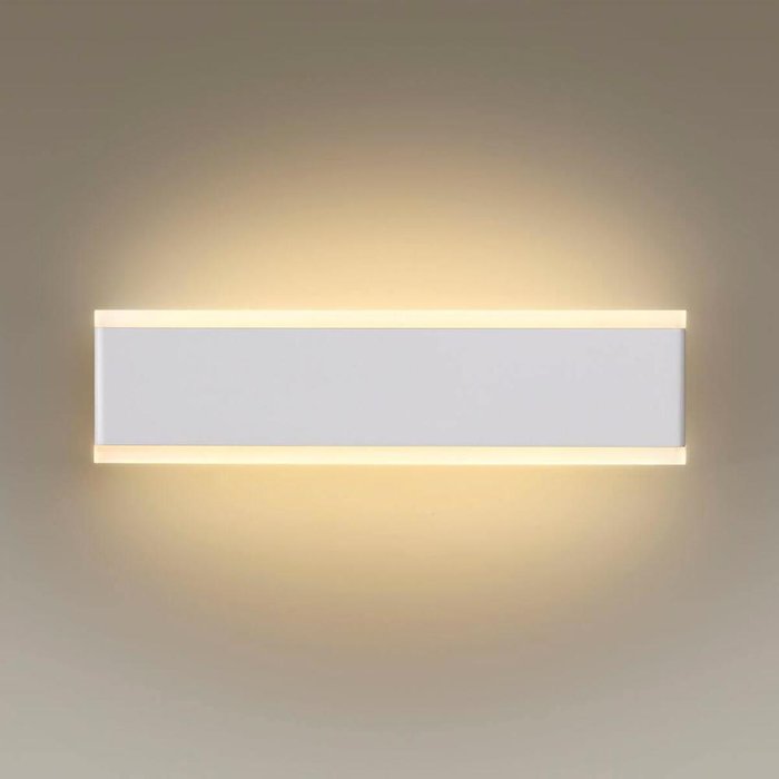 Настенный светодиодный светильник Stravi белого цвета - лучшие Бра и настенные светильники в INMYROOM