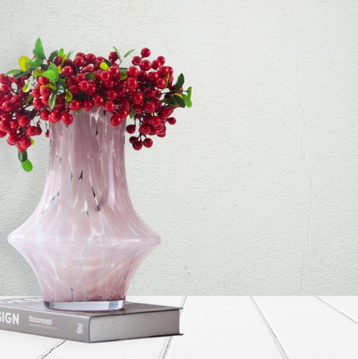 Стеклянная ваза розового цвета - лучшие Вазы  в INMYROOM