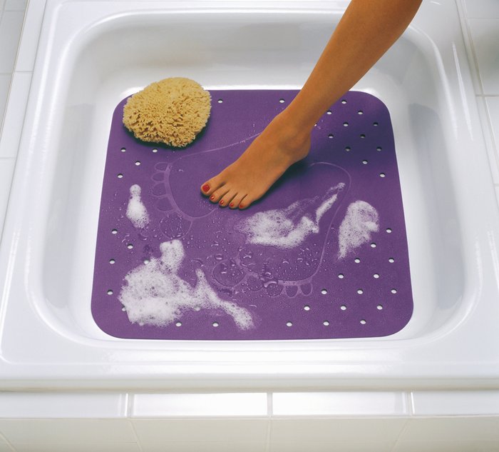 Коврик противоскользящий Plattfuss 54х54 фиолетового цвета - купить Коврики для ванной по цене 2072.0