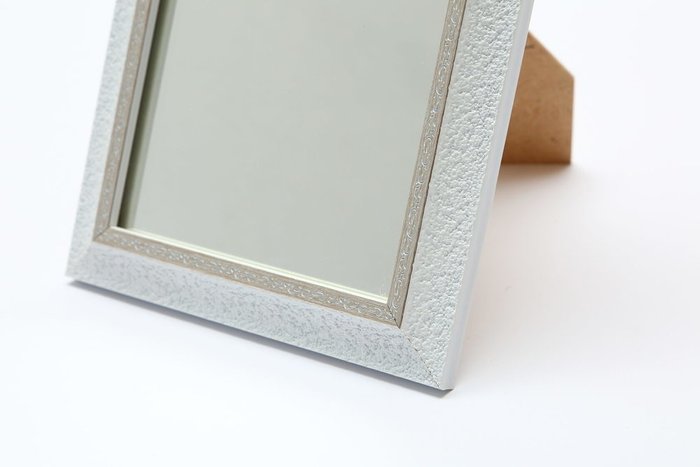 Зеркало настольное Scandic в раме белого цвета - купить Настольные зеркала по цене 1200.0