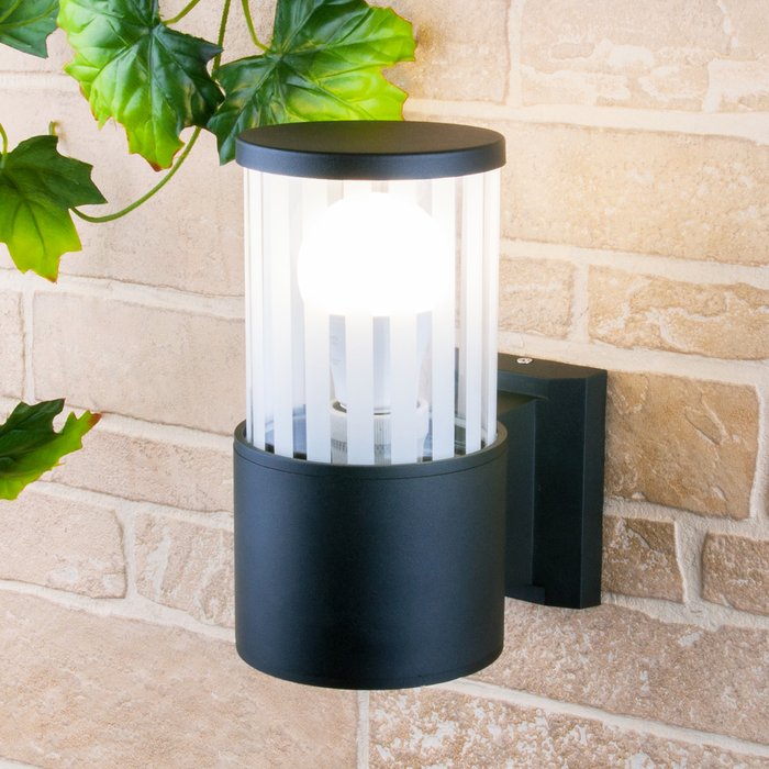 Настенный уличный светильник Strip М черного цвета - купить Настенные уличные светильники по цене 2200.0