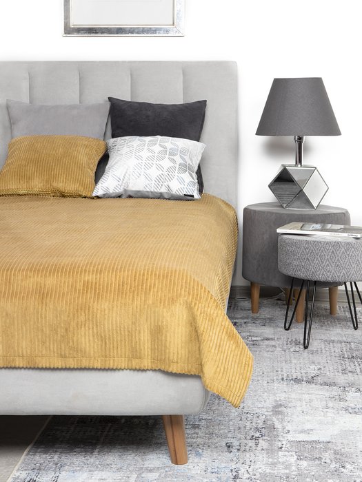 Декоративная подушка Cilium Umber желтого цвета   - купить Декоративные подушки по цене 1245.0