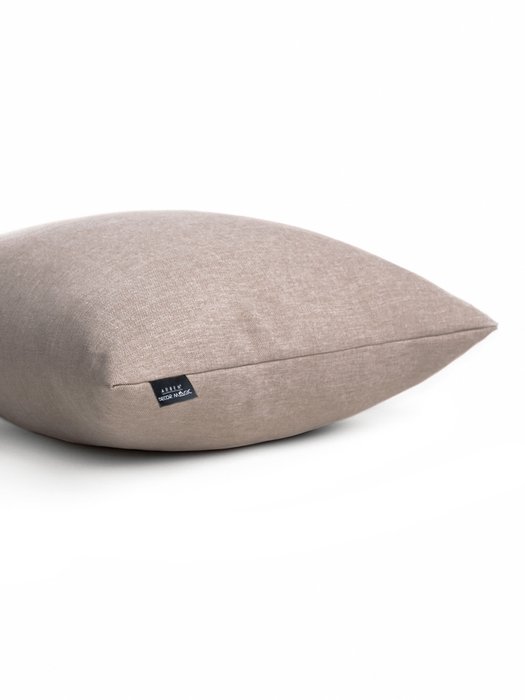 Декоративная подушка бежевого цвета - купить Декоративные подушки по цене 954.0