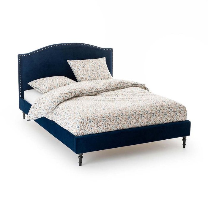 Кровать из велюра с отделкой заклепками с кроватным основанием Andante 140х190 синего цвета