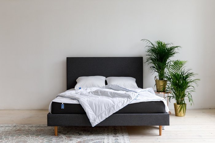Кровать Grey серого цвета с изголовьем 180х200