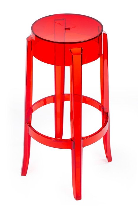 Барный стул красного цвета