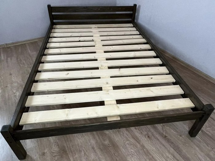 Кровать Классика сосновая 140х200 цвета венге - лучшие Кровати для спальни в INMYROOM