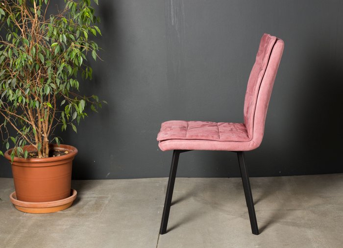 Стул Taurus розового цвета с черными ножками - купить Обеденные стулья по цене 8590.0